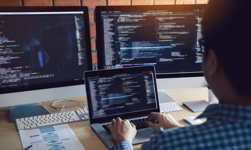 数据科学选型:R与Python如何赋能申扎县网站建设?